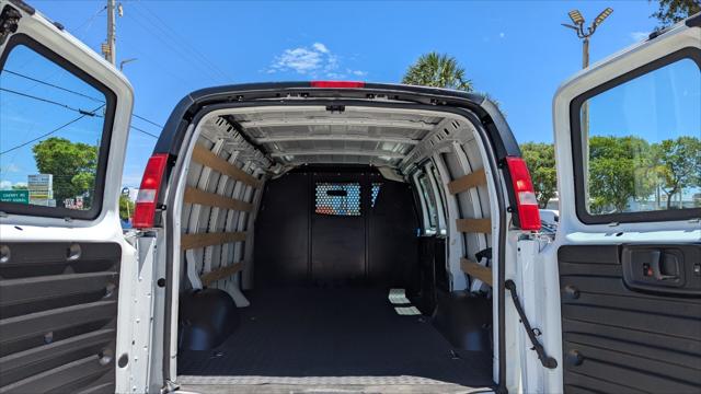 Vehicle image 12 of 29