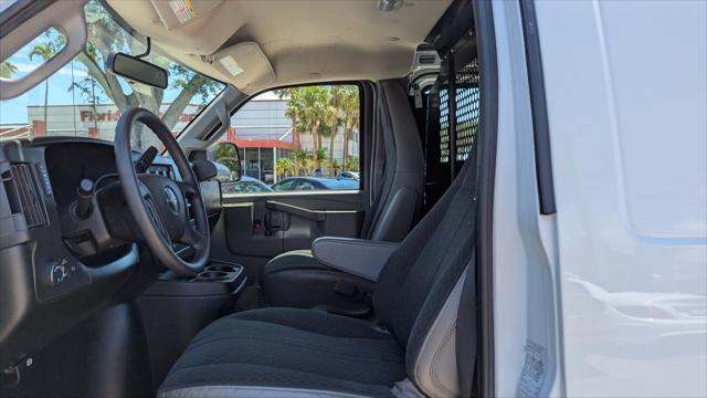 Vehicle image 15 of 29