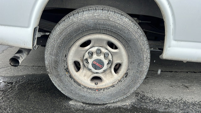 Vehicle image 3 of 3