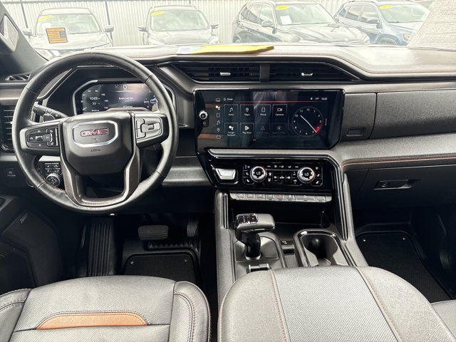 Vehicle image 17 of 32