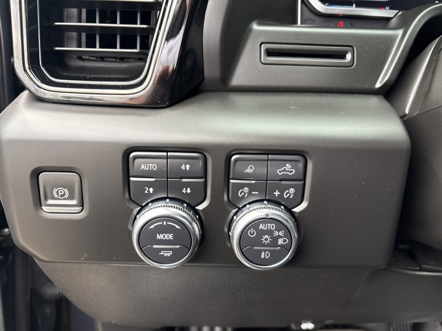 Vehicle image 31 of 32