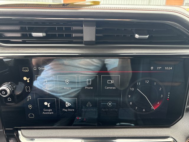 Vehicle image 20 of 32