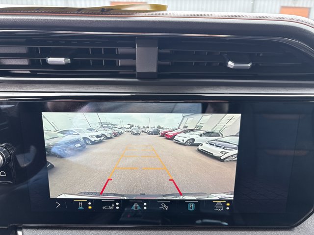 Vehicle image 22 of 32