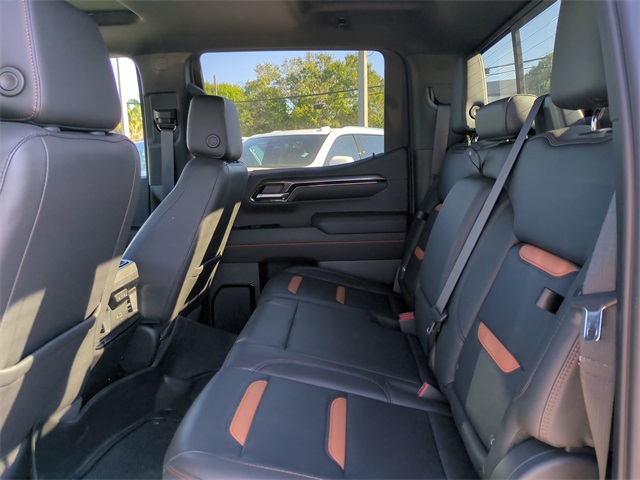 2023 GMC Sierra 1500 AT4 Image 11 of 35