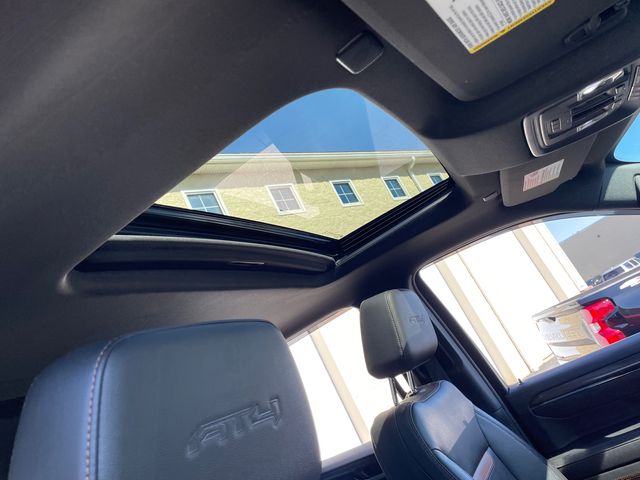 Vehicle image 41 of 43
