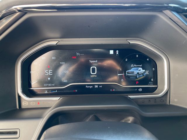 Vehicle image 28 of 43