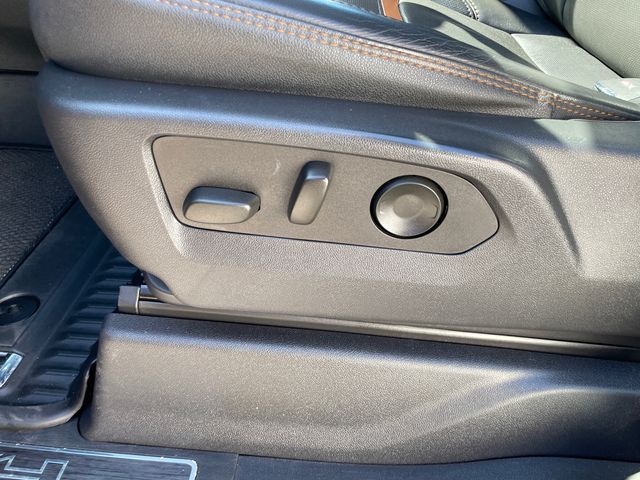 Vehicle image 40 of 43