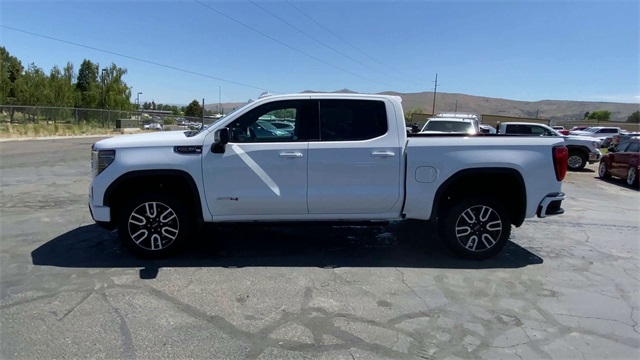 Vehicle image 9 of 24