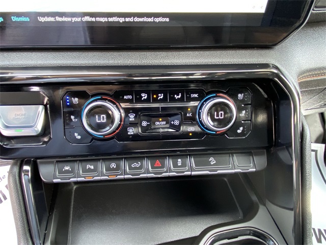 Vehicle image 21 of 24