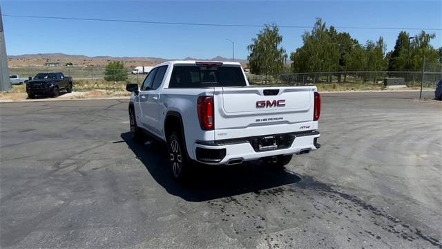Vehicle image 8 of 24