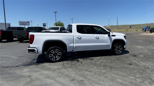 Vehicle image 5 of 24