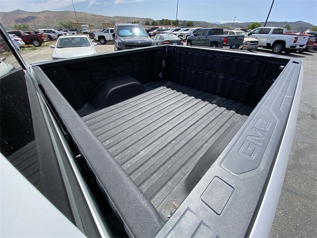 Vehicle image 10 of 24