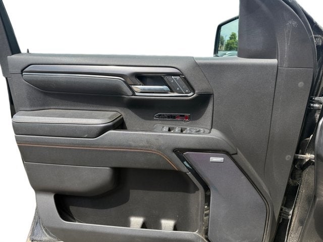 Vehicle image 23 of 31