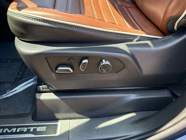 Vehicle image 24 of 34