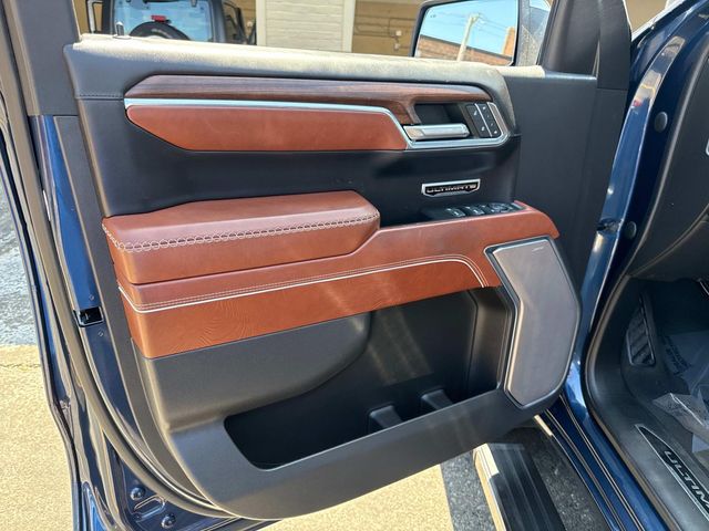 Vehicle image 23 of 34