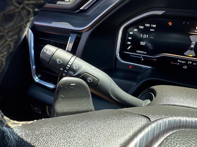 Vehicle image 21 of 34