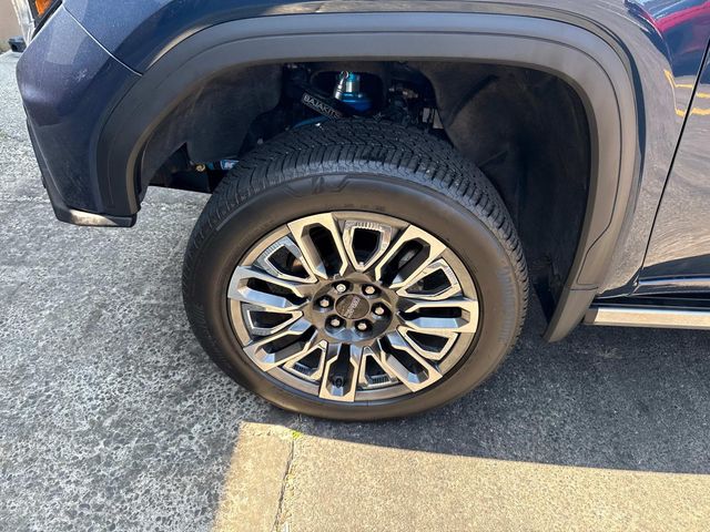 Vehicle image 10 of 34