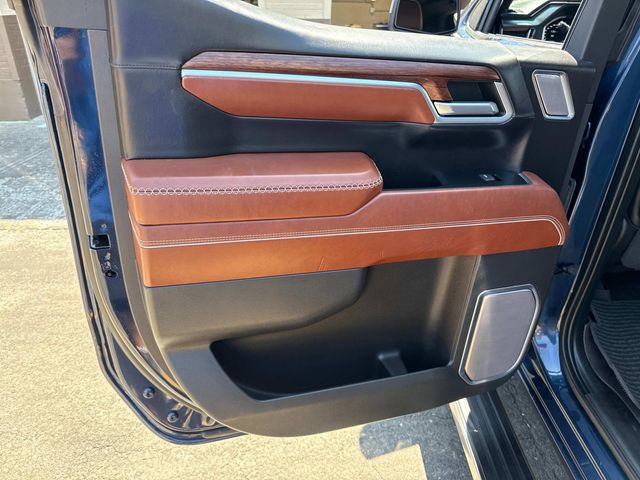 Vehicle image 22 of 34
