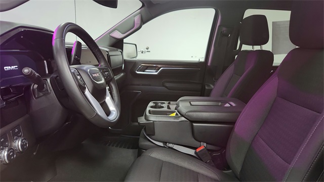Vehicle image 16 of 26