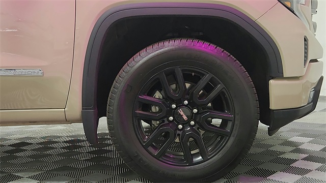 Vehicle image 10 of 26