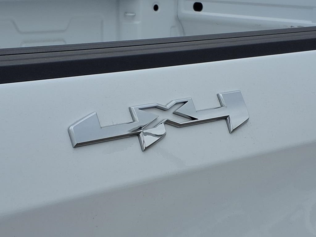 Vehicle image 10 of 23