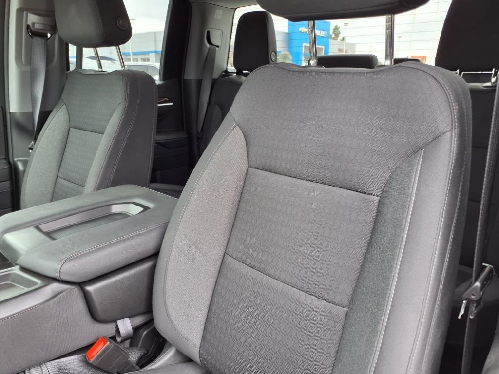 Vehicle image 16 of 23