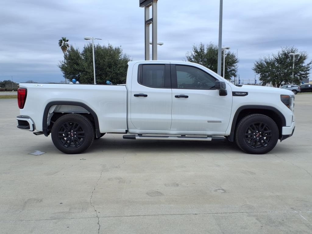 Vehicle image 4 of 23