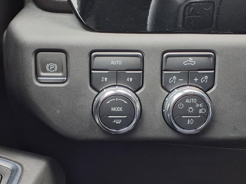 Vehicle image 20 of 23