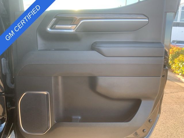 Vehicle image 23 of 24