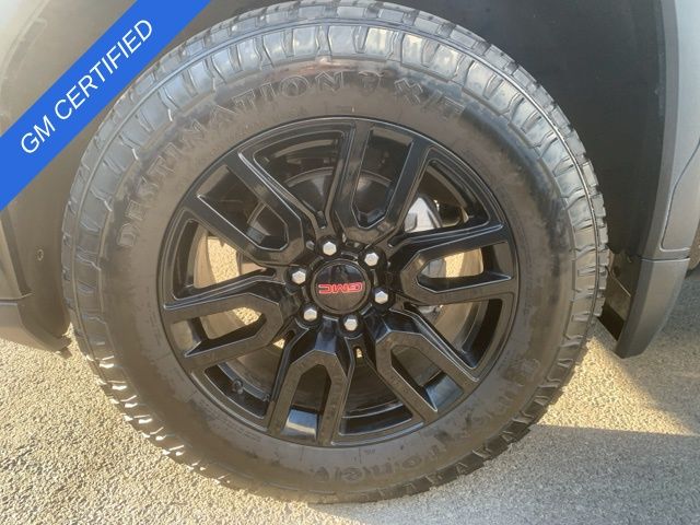 Vehicle image 10 of 24