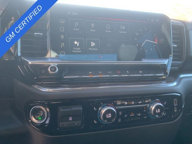 Vehicle image 17 of 24