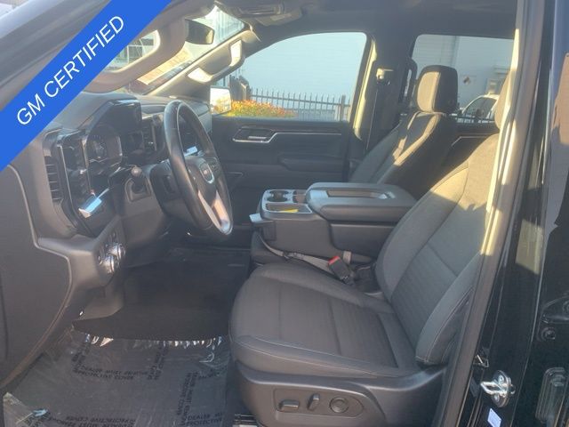 Vehicle image 14 of 24