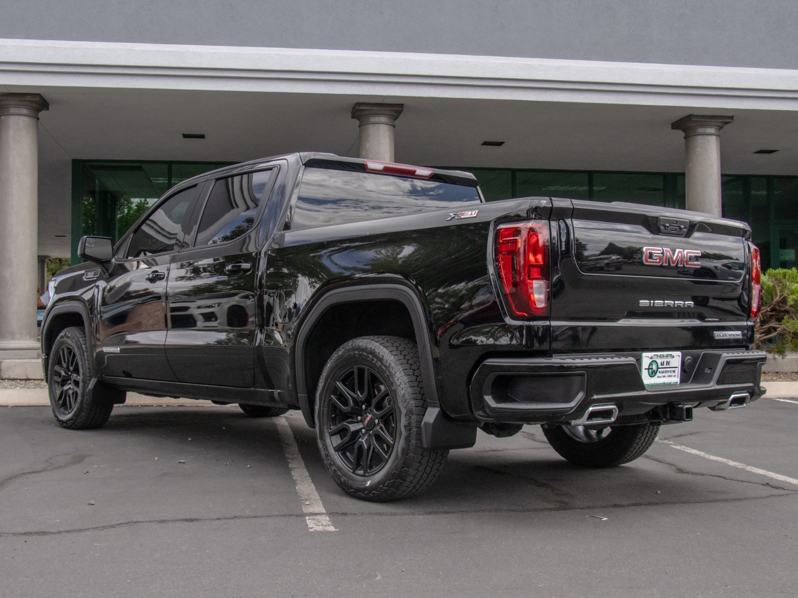 Vehicle image 7 of 24
