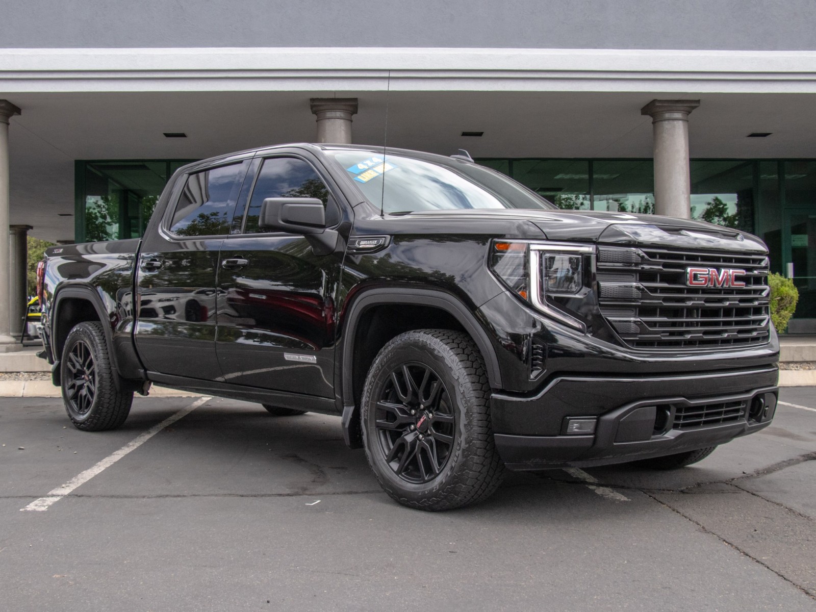 Vehicle image 3 of 24