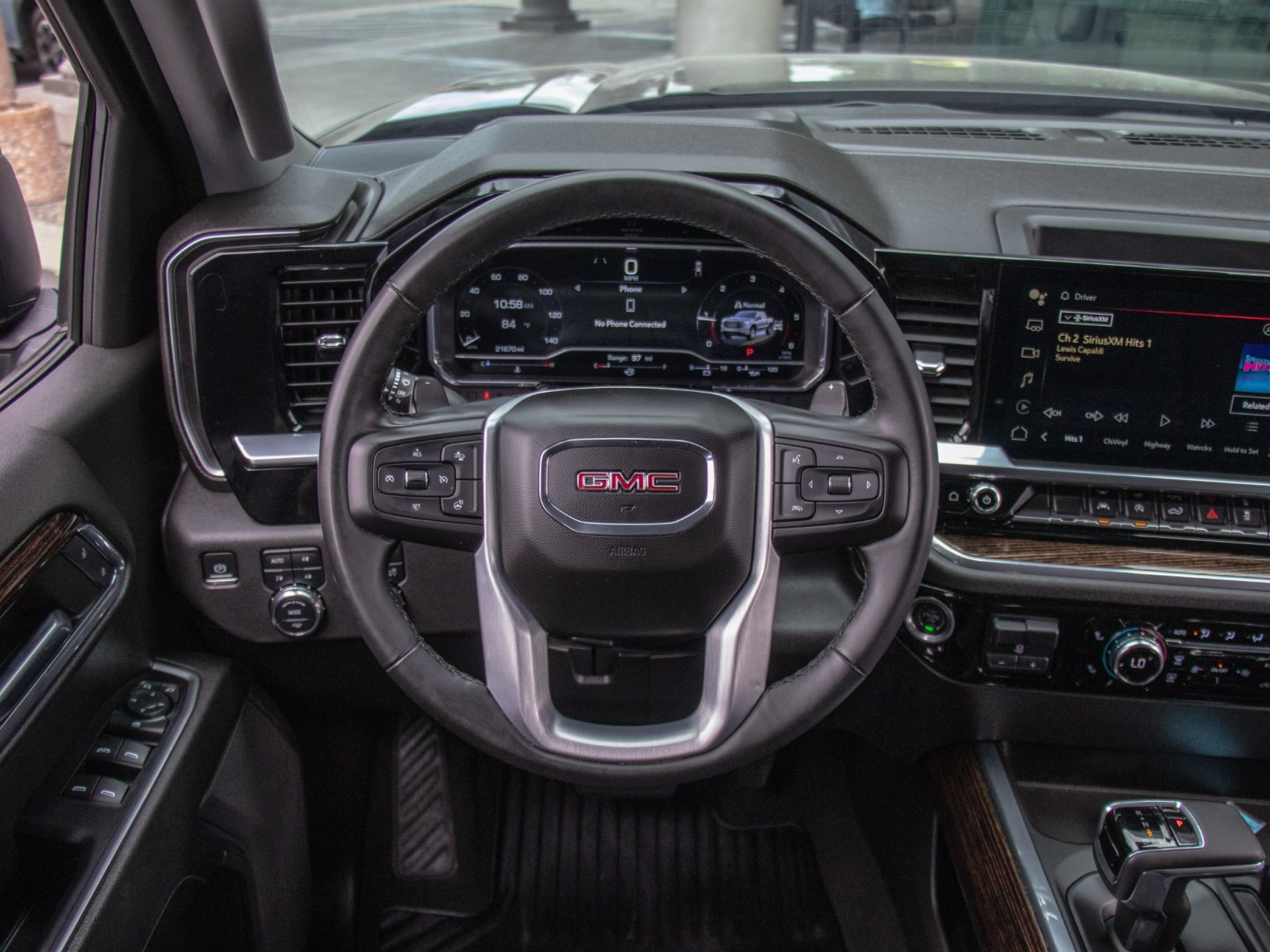 Vehicle image 17 of 24