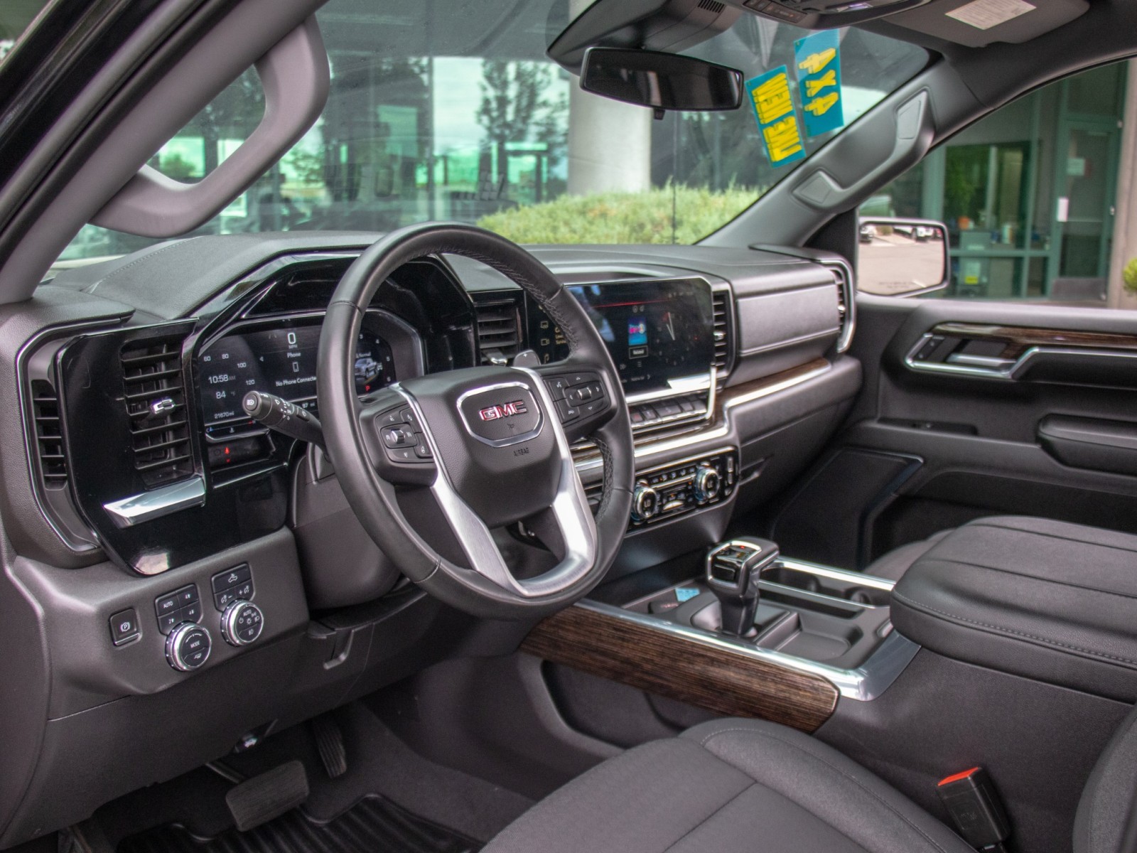 Vehicle image 16 of 24