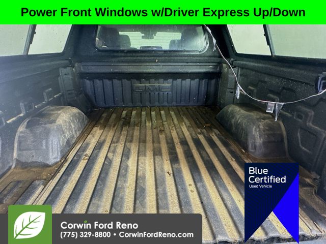 Vehicle image 33 of 34