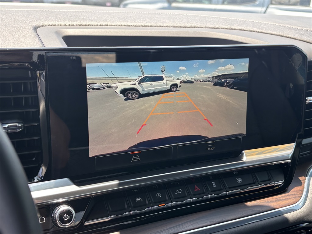 Vehicle image 27 of 61