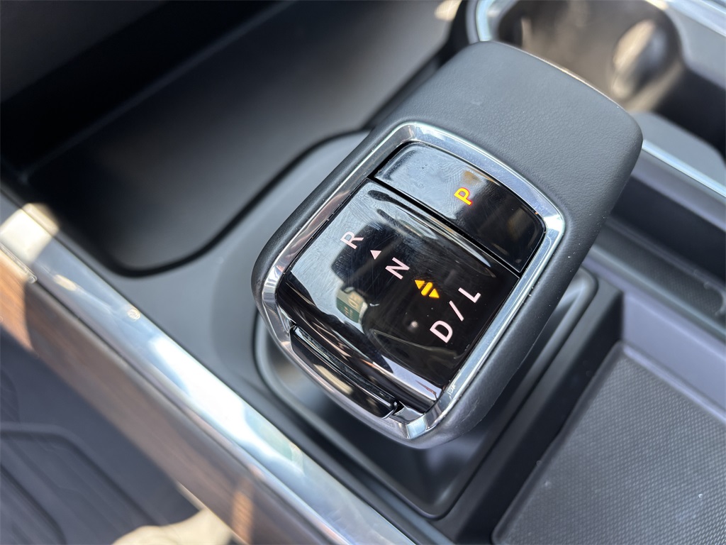 Vehicle image 24 of 61