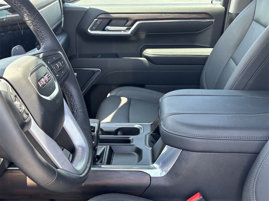 Vehicle image 16 of 61