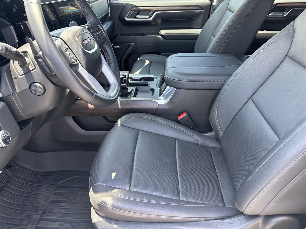 Vehicle image 15 of 61