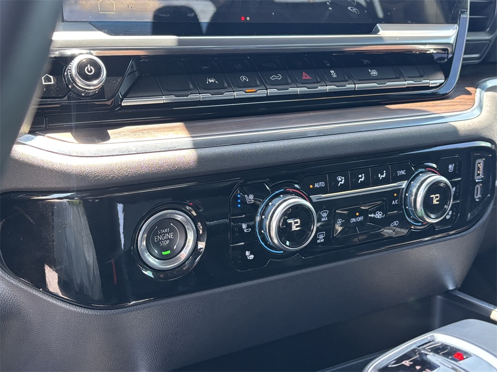 Vehicle image 25 of 61