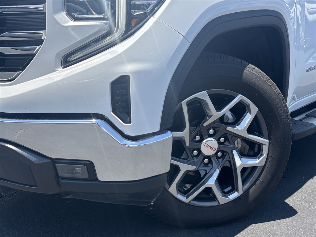 Vehicle image 11 of 61