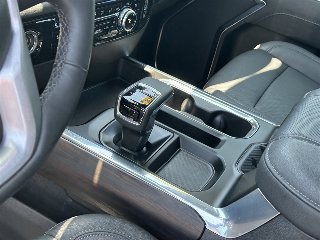 Vehicle image 43 of 61