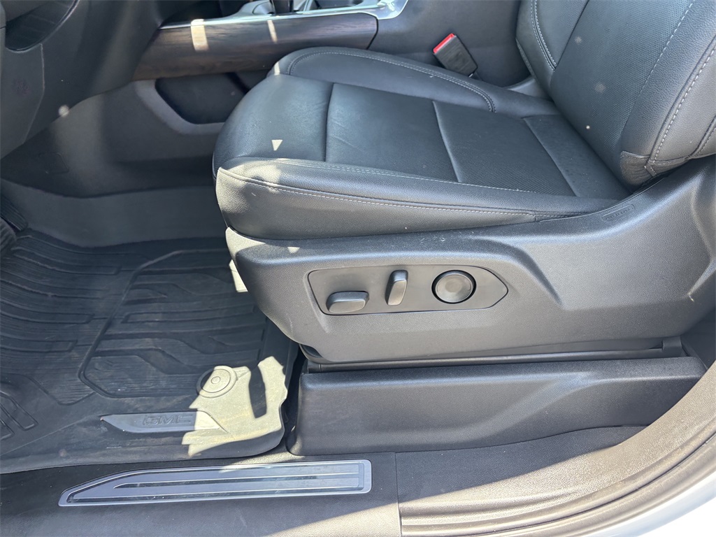 Vehicle image 31 of 61