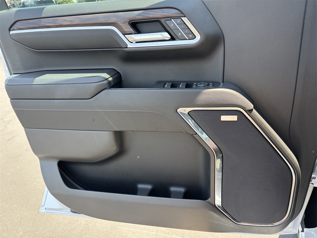 Vehicle image 54 of 61