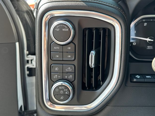 Vehicle image 25 of 37