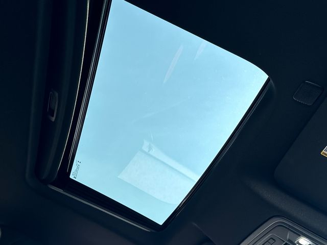 Vehicle image 17 of 37