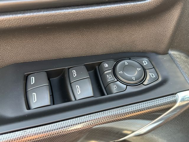 Vehicle image 24 of 37
