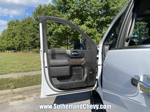 2023 GMC Sierra 2500HD Denali Image 43 of 59